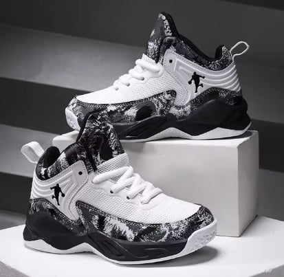 Basketbalschoenen voor jongens en meisjes